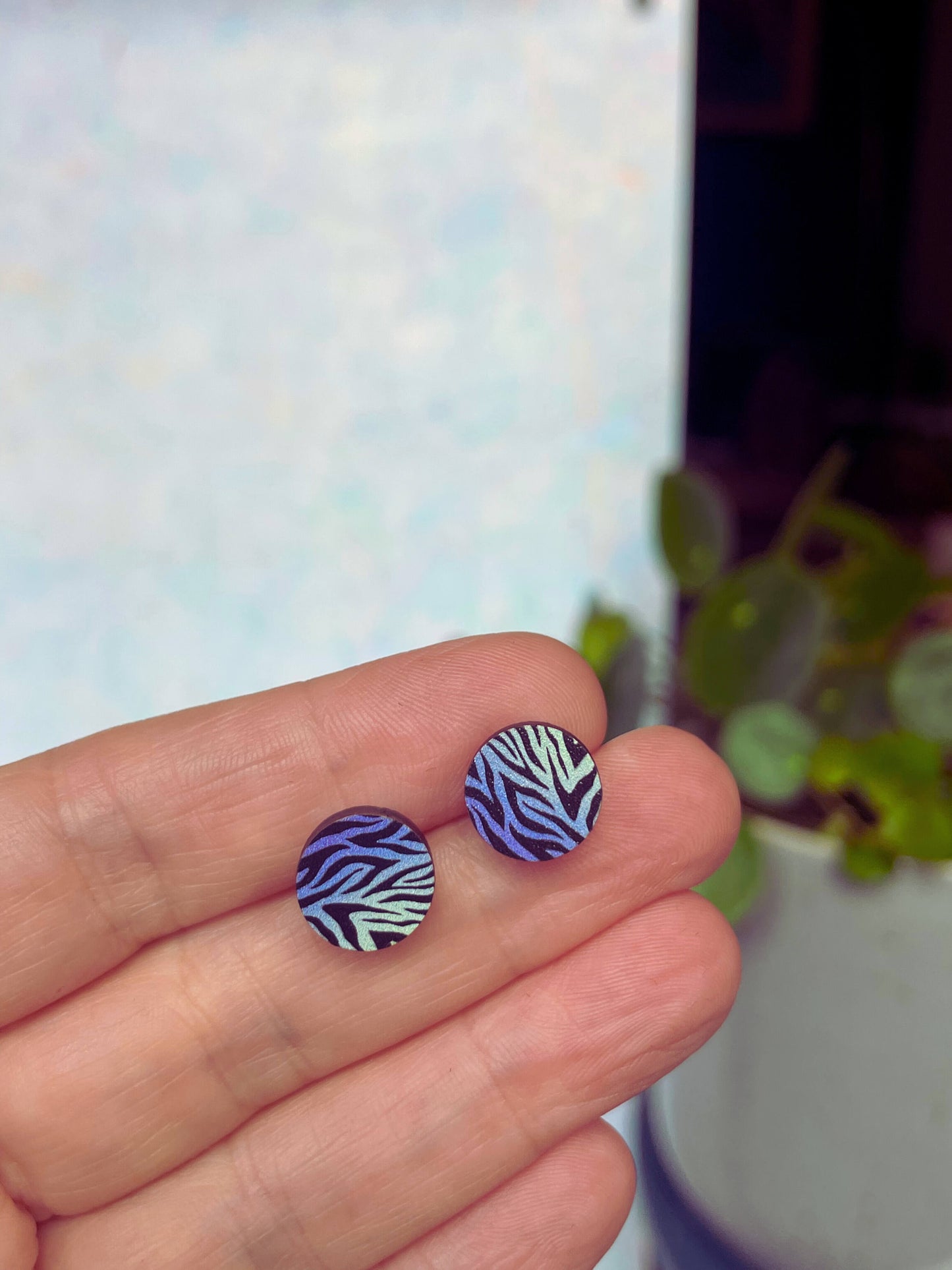 Circle Studs Blue Tiger Print